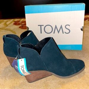 TOMS Goldie Boot in Black Suede Size 9 NIB/NWT